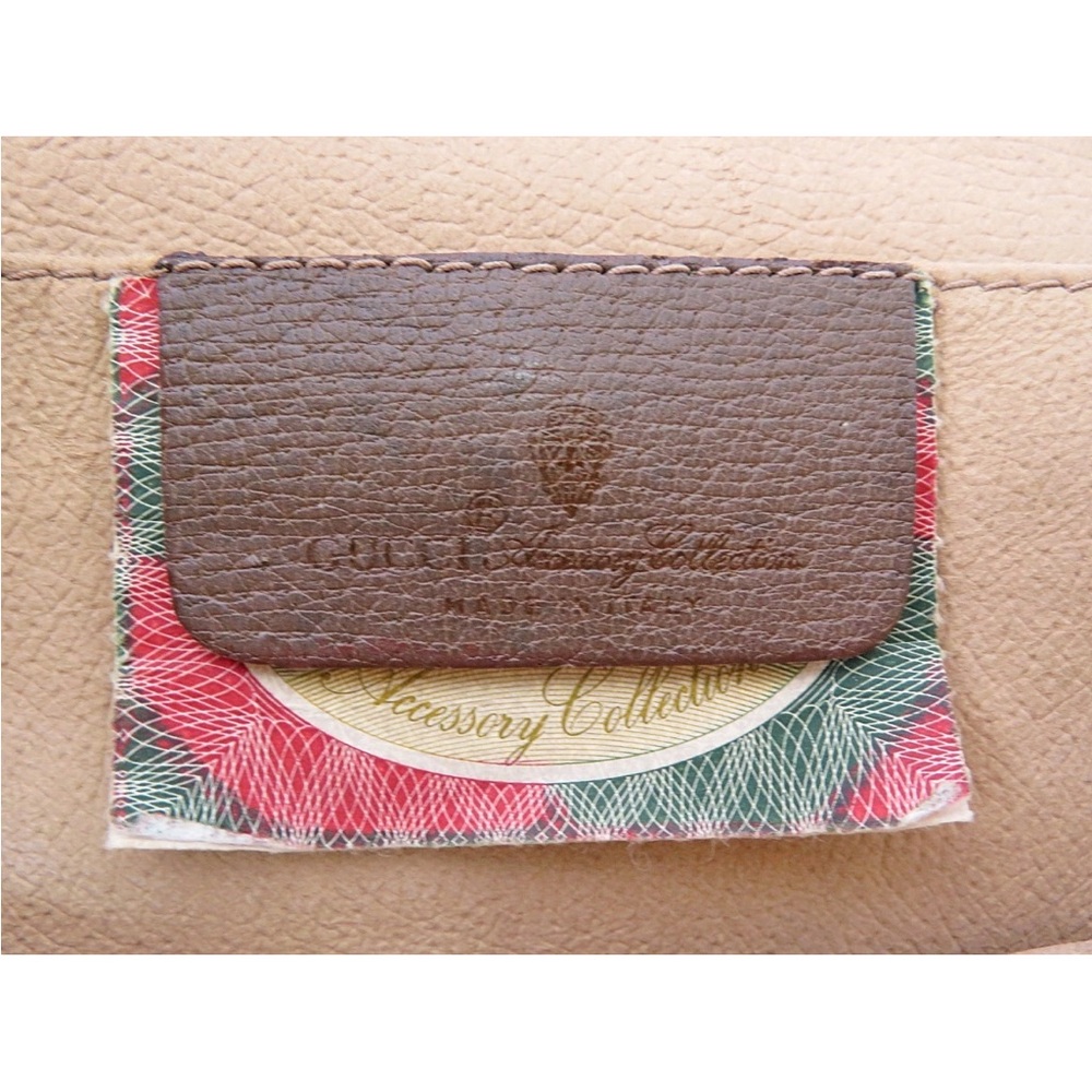 Gucci Tan and Brown GG Monogram Clutch - Picture 14 of 16